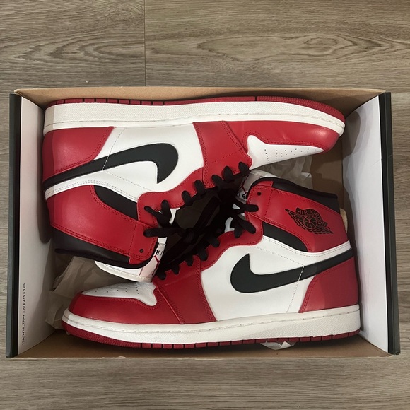 Size 11 - Jordan 1 Retro High Chicago 2013 - Picture 6 of 10